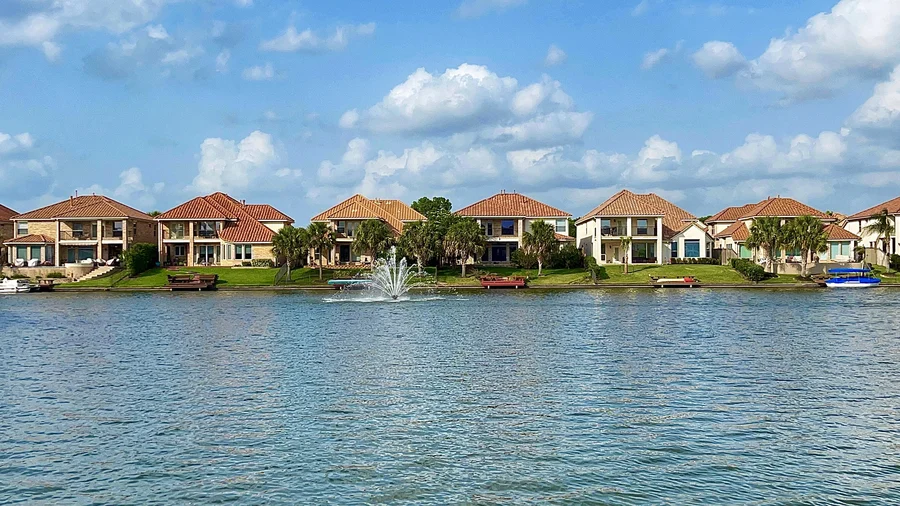 Tampa Bay Waterfront Homes: Your Guide to Titles and Paperwork
