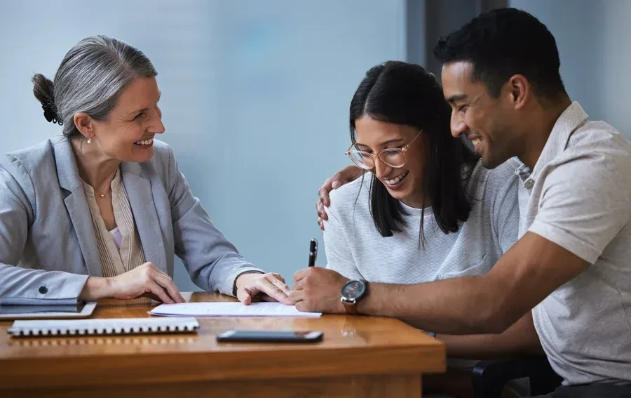What Actually Happens at a Tampa Closing Table (Step-by-Step)